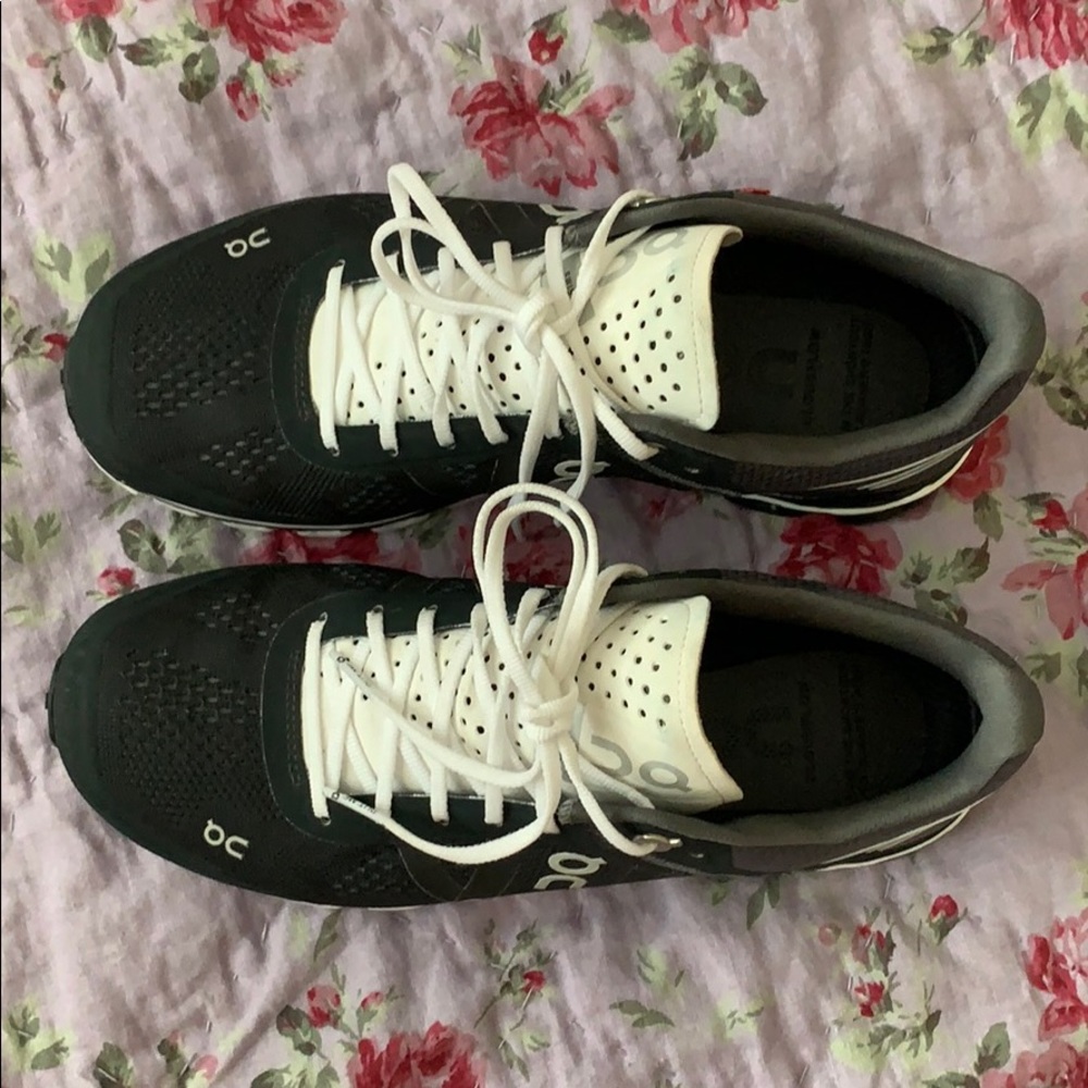 on Running shoes - cloudflow